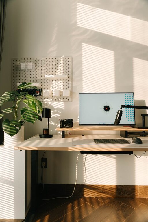 Tips for Creating a Relaxing Home Workspace That Boosts Productivity